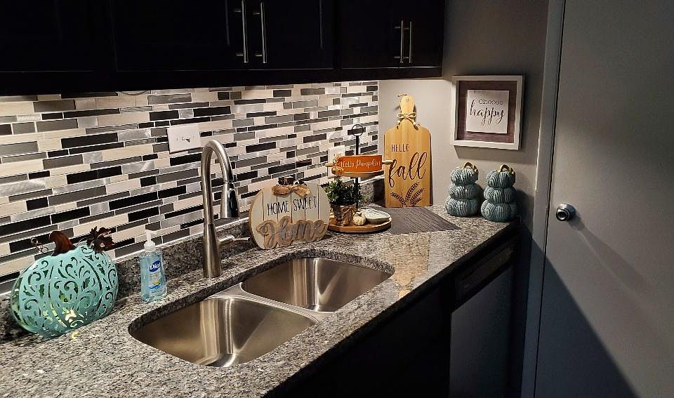 Under cabinet lighting