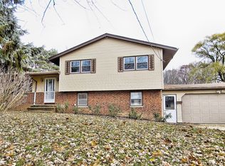 32355 Bainbridge Rd, Solon, OH 44139