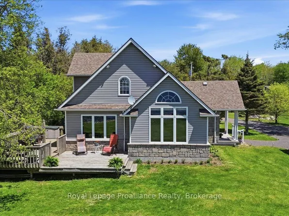 233 Parkview Rd, Prince Edward County, ON K0K 1L0