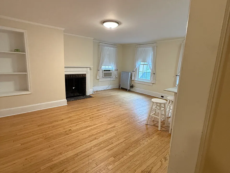 200 Nassau St #2