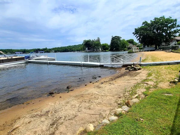 10 Mallard Cv, East Hampton, CT 06424