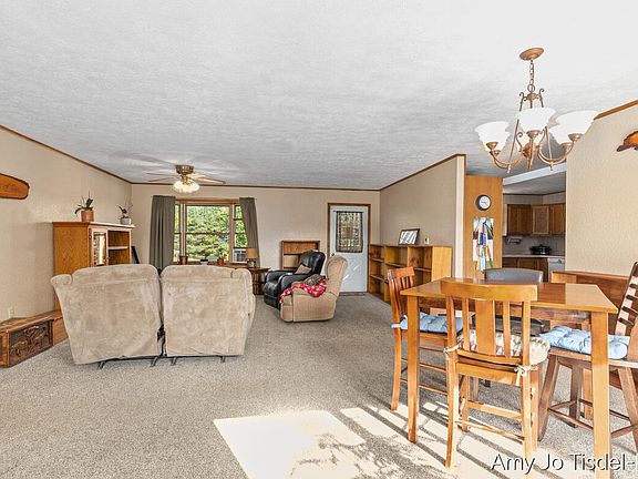 4th image of 6643 S Wood Rd