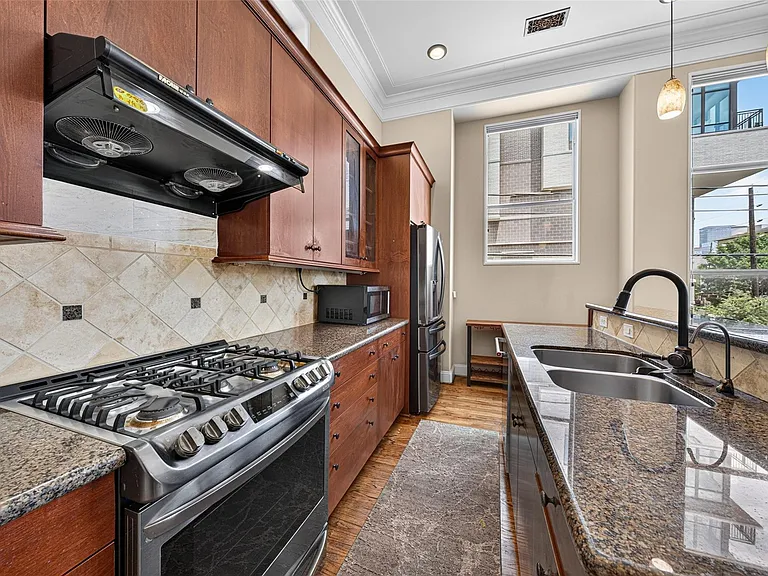 128 Drew St — Photo 23