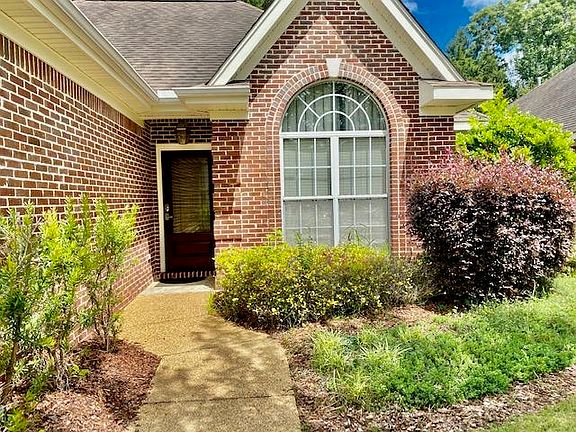 4th image of 106 Trumpet Vine Ln