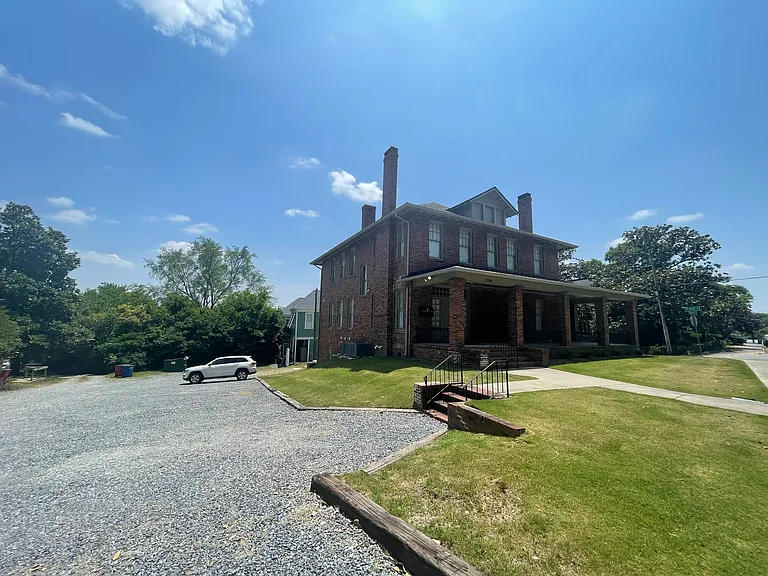 1094 Georgia Ave #B — Photo 2