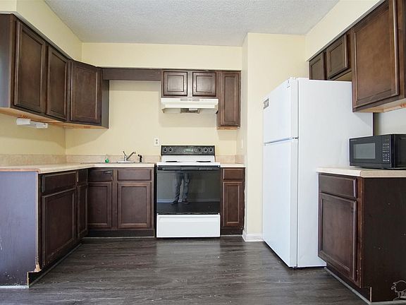 3rd image of 720 Tumbleweed Trl APT B