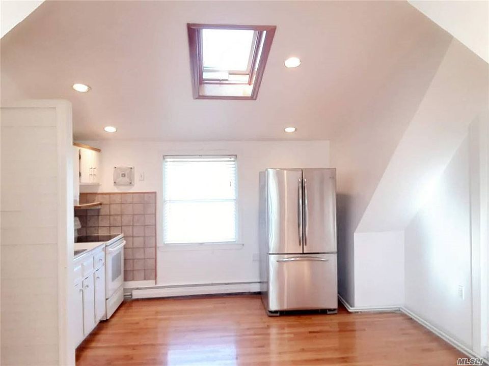 1st image of 15 Lexington Ave Floor 2