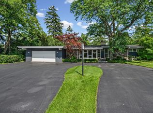 415 Clavey Ln, Highland Park, IL 60035