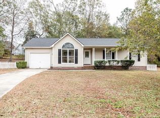 6809 Leeds Ct, Fayetteville, NC 28304