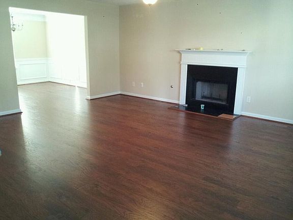 http://www.propertyboss.net/CustomerImages/EXCALIBR_92531/media/Properties/2790%20Austin%20Ridge%20Dr%20(23DE)/zsmall_Livingroom.jpg