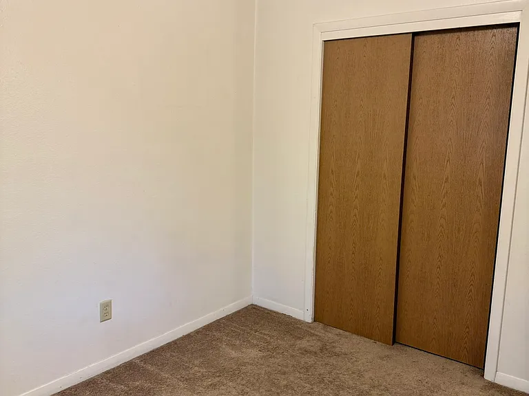 929 Iowa Ave #14 — Photo 11