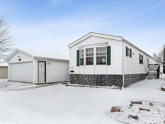 2nd image of 19 S Hawthorn Dr