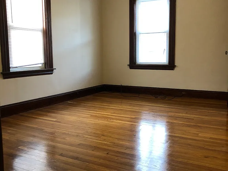 1123 Main St — Photo 5