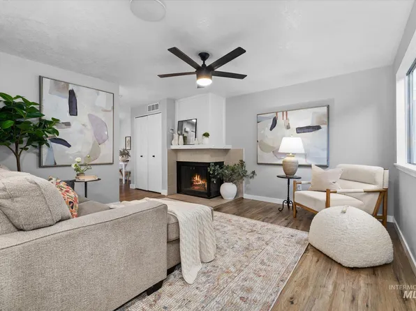 6829 W Maxwell Ln, Boise, ID 83704