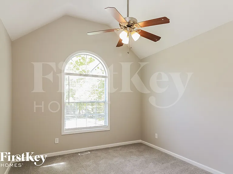 1005 Wolf Springs Cv — Photo 15