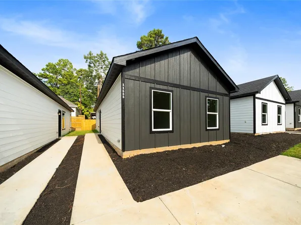 11555 Persimmon Street, Willis, TX 77318