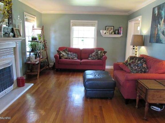 3rd image of 1521 Beardsley Ave