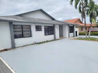 712 SW 99 Court Cir, Miami, FL 33174