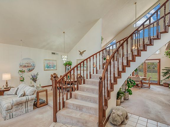 4th image of 5125 Willow Creek Dr