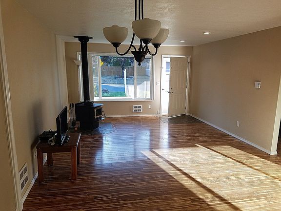 3rd image of 28816 45th Pl S