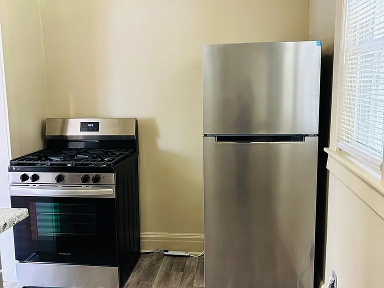 551 Park Pl — Photo 8