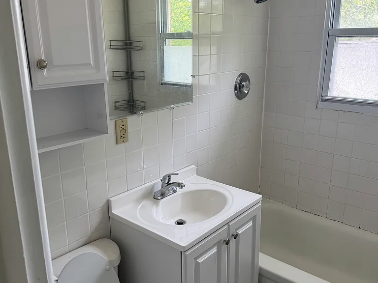 329 Oak St #3 — Photo 4