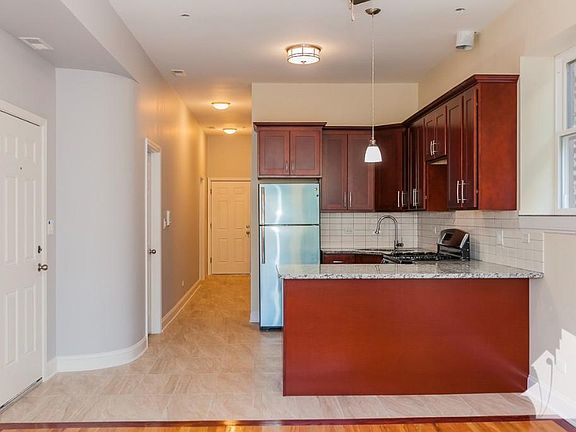 5th image of 2323 W Taylor St #01