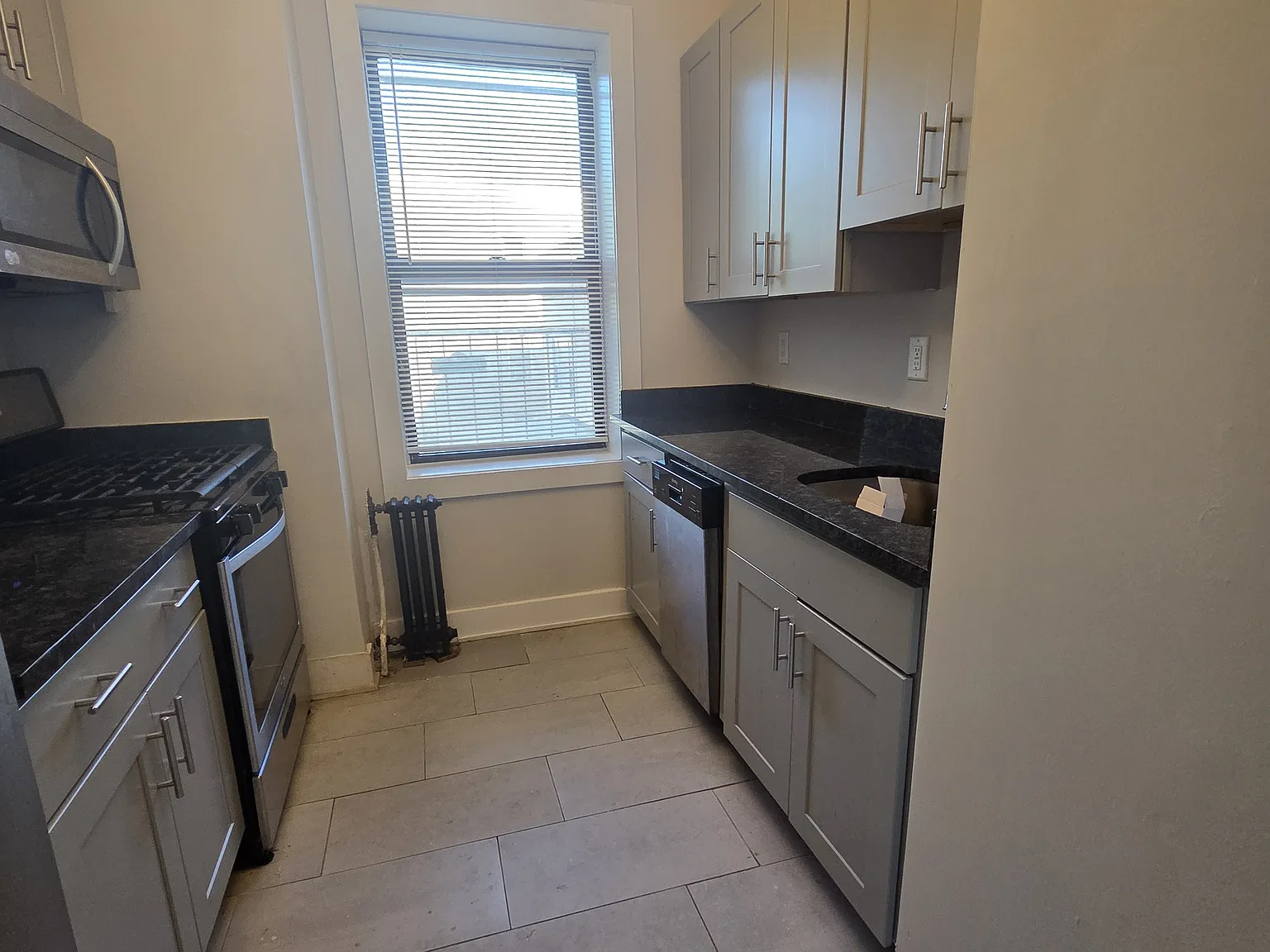 2 bed, $1,964 — Photo 2