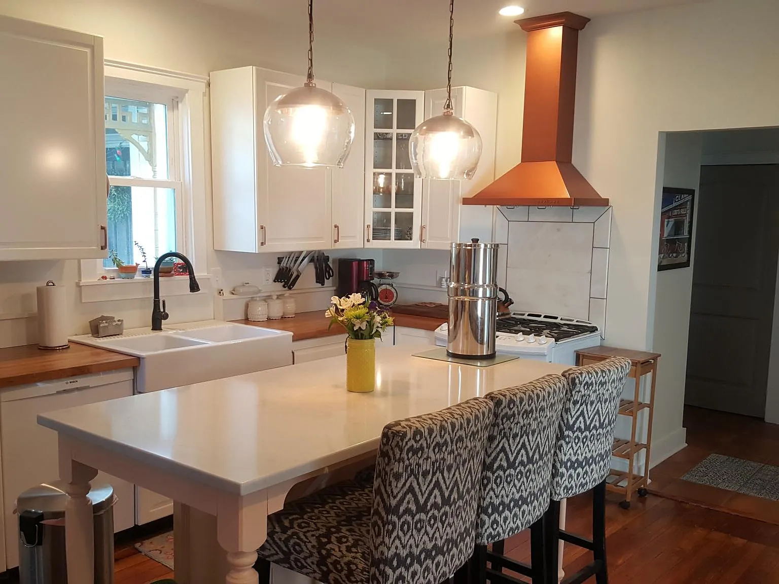 904 Ellison Ave — Photo 1