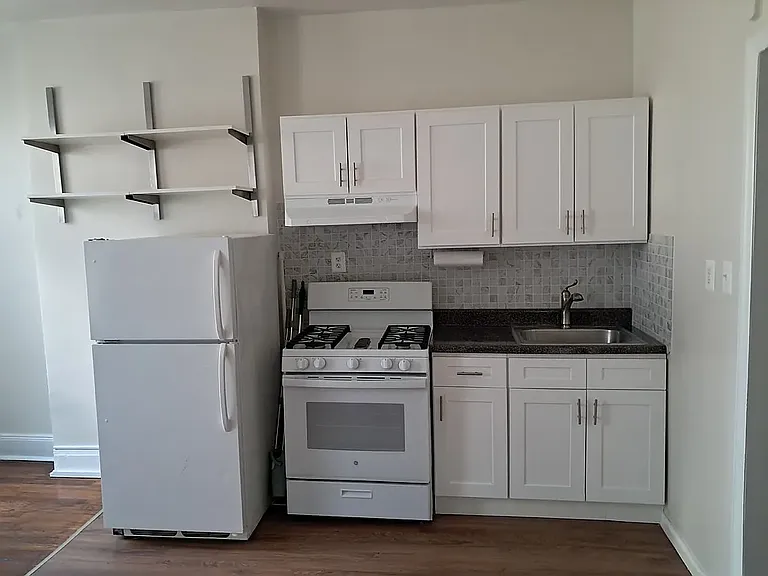 768 Washington Ave #3 — Photo 2