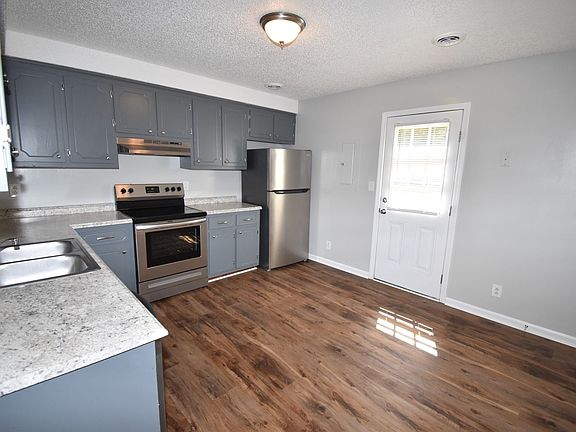 5th image of 3276 Tower Dr APT A