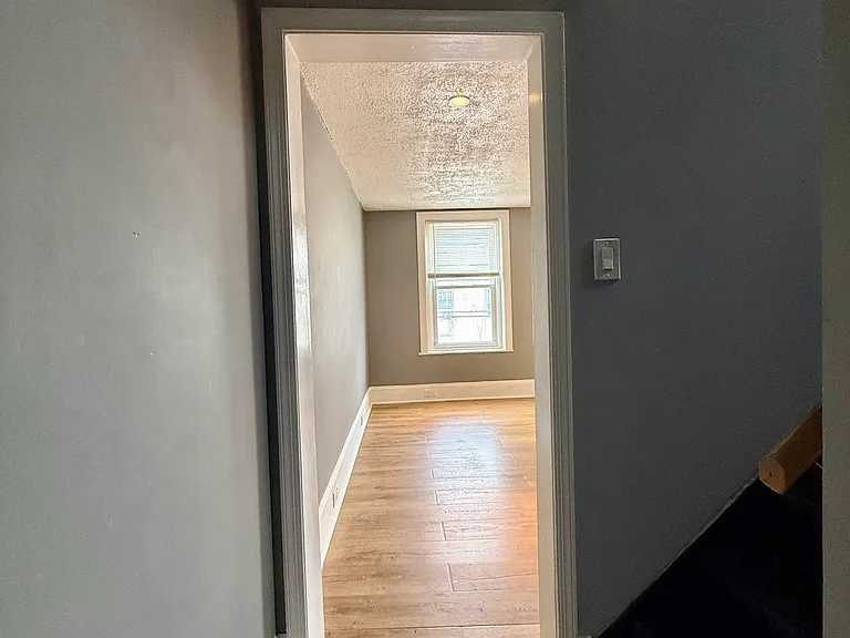 122 2nd St #2 — Photo 31