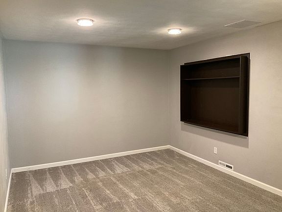4th image of 501 Dartmouth Dr
