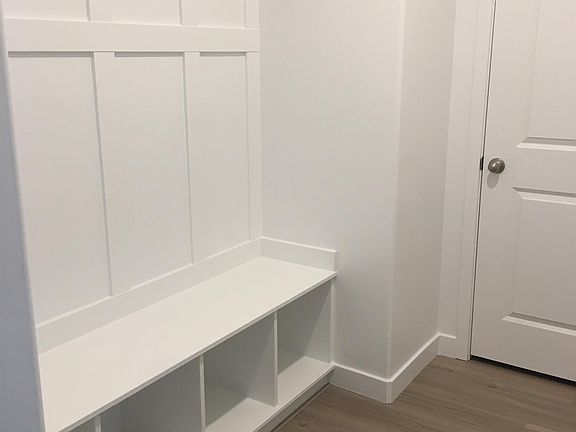 4th image of 597 N Orchard Dr