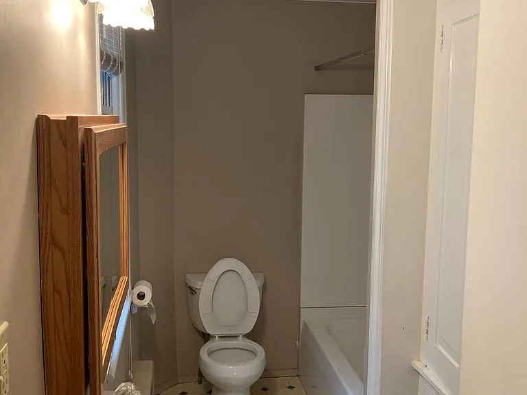 1600 W Market St #1 — Photo 3