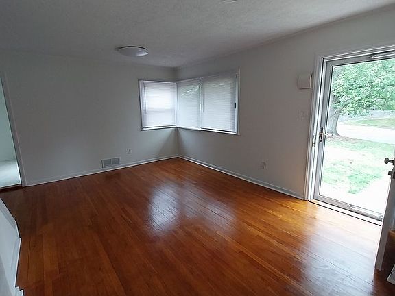 5th image of 6711 Swarthmore Dr