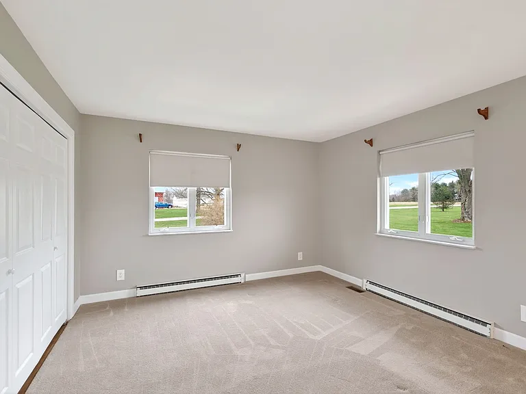 543 W Krepps Rd — Photo 17