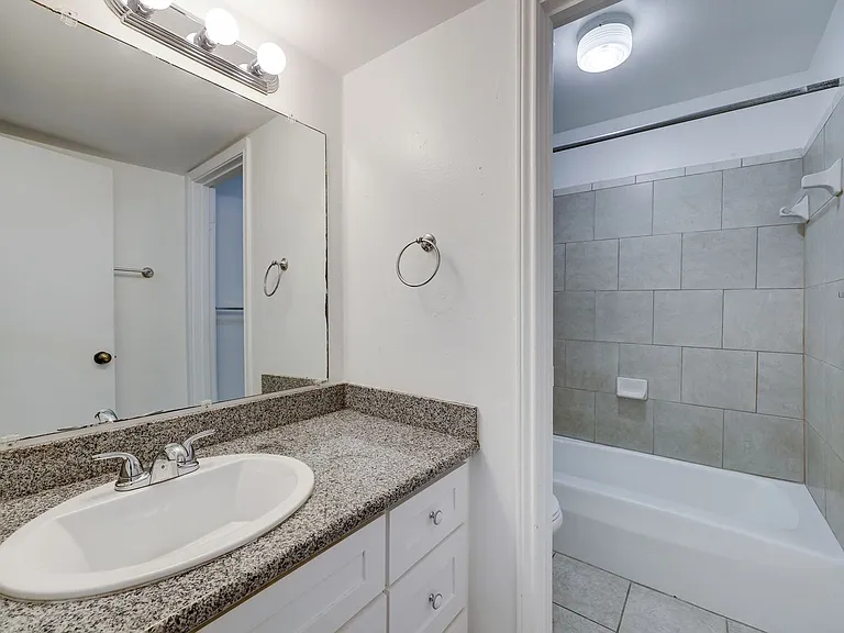 5906 Golden Forest Dr — Photo 10