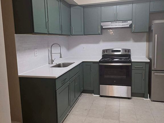 4th image of 537 W Washington St