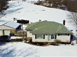 Lindsay Rd, Zelienople, PA 16063