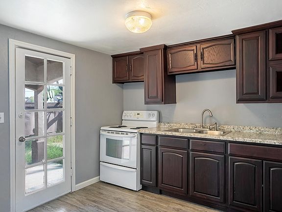 3rd image of 9409 S Calle Maravilla