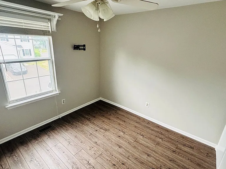 2427 Linksman Ln — Photo 27
