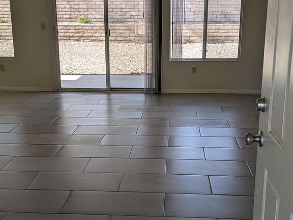 5th image of 2605 Tumble Brook Dr