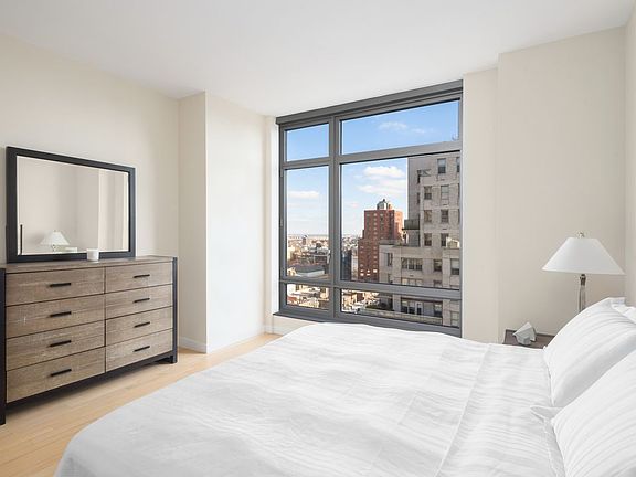 5th image of 450 E 83rd St APT 15B