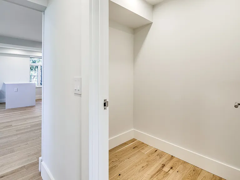 2900 Adams Mill — Photo 22