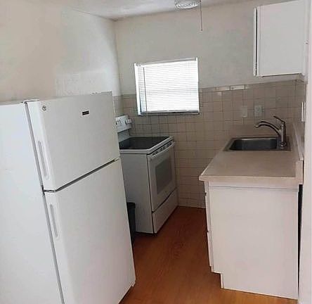 4th image of 416-420 Adelia Ave