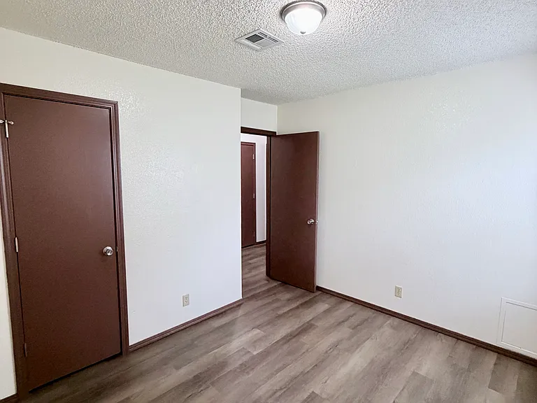 8416 N 116th Pl E — Photo 15