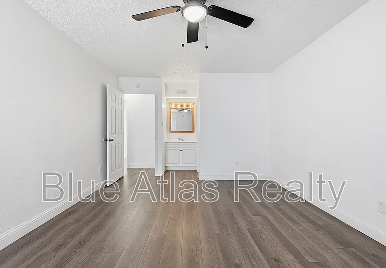2713 Wimbledon Ct #C — Photo 15
