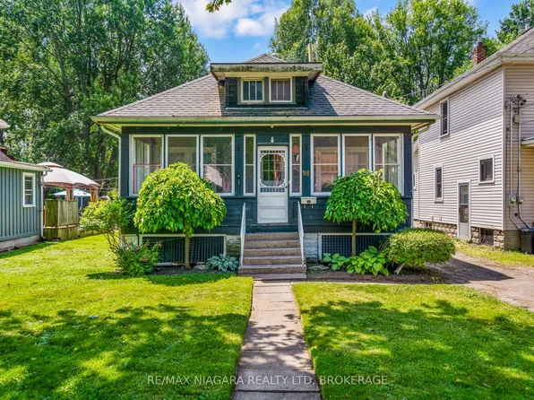 98 Victoria St, Pt Colborne, ON L3K 2Y4