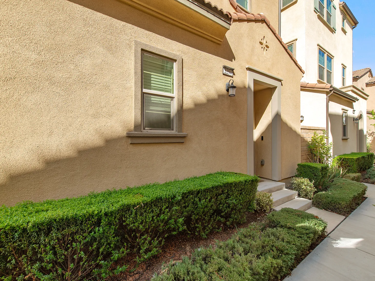 3 bed, 1700 sqft, $3,450 — Photo 2